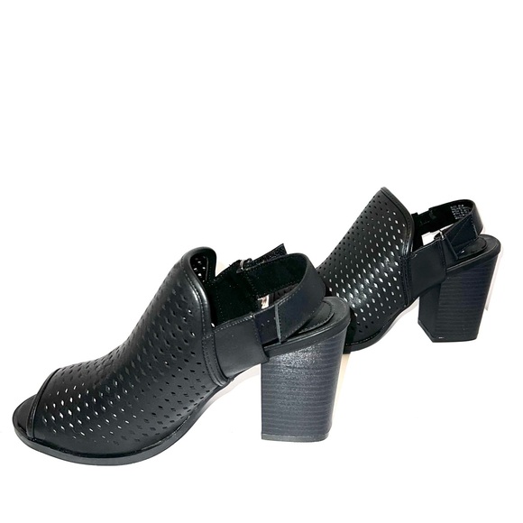 Black Peep Toe Perforated Slingback Chunky Heel Sandals Shoes - Picture 3 of 12